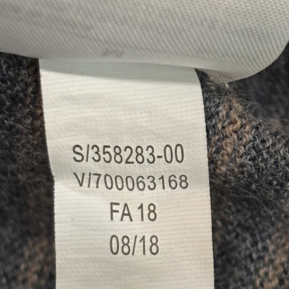 Banana Republic Women's Gray Striped V-Neck Sweater Medium 100% Merino Wool - Picture 7 of 7